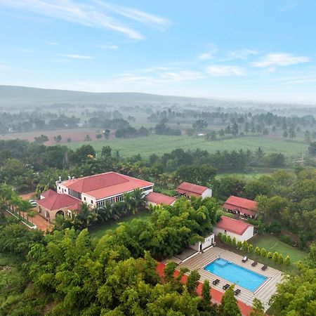 Sterling Banashree Badami Hotel Bagian luar foto